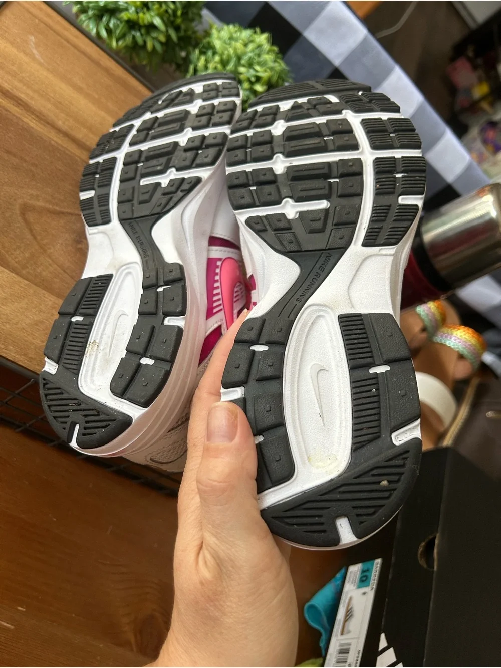 Nike Dart 10 Women's 9 Running Shoes White Pink Mesh Athletic